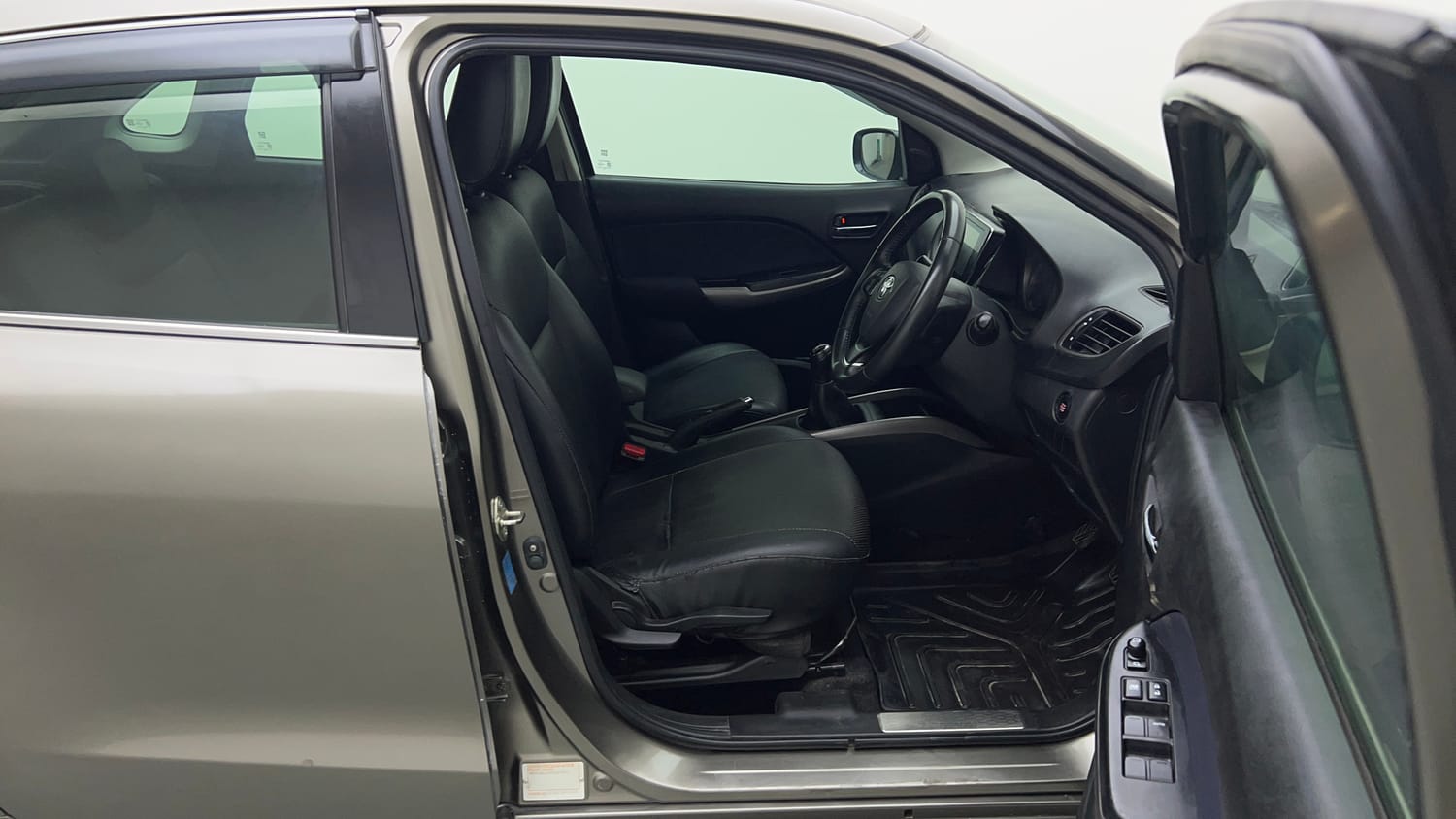 Used 2019 Toyota Glanza V Petrol Manual interior RIGHT SIDE FRONT DOOR CABIN VIEW