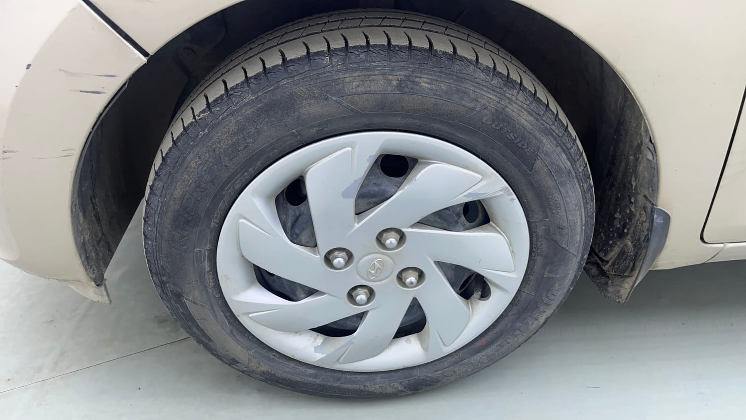 Used 2019 Hyundai Santro Asta Petrol Manual tyres LEFT FRONT TYRE RIM VIEW