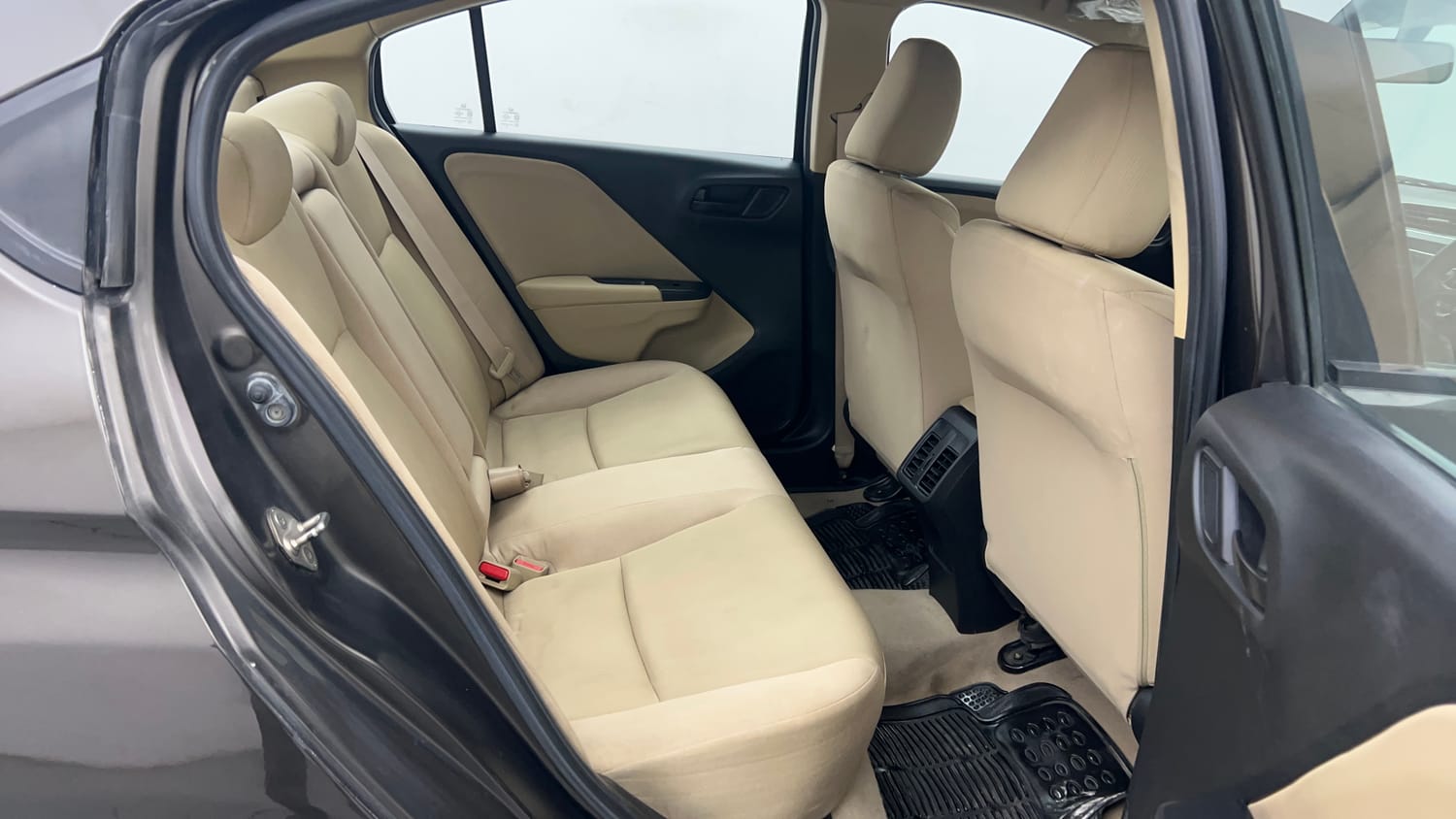 Used 2015 Honda City SV CVT Petrol Automatic interior RIGHT SIDE REAR DOOR CABIN VIEW