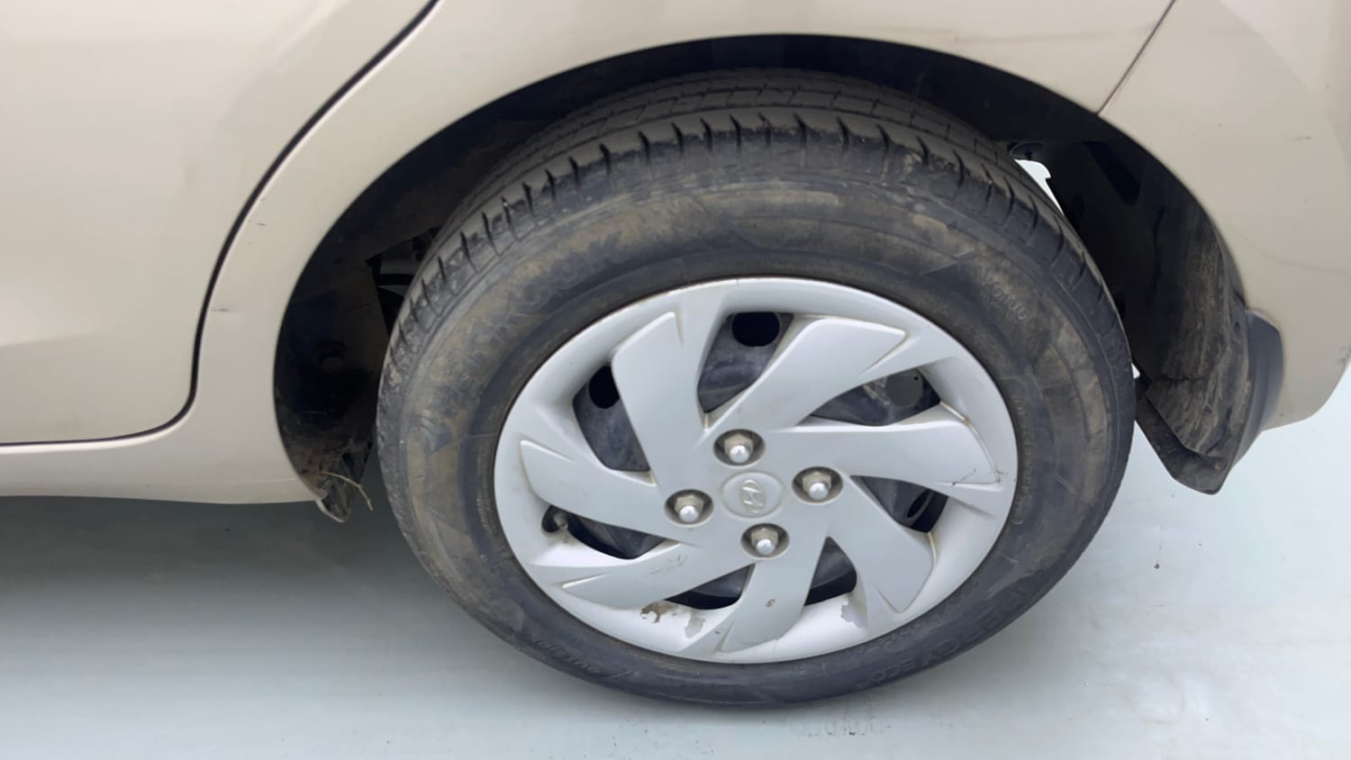 Used 2019 Hyundai Santro Asta Petrol Manual tyres LEFT REAR TYRE RIM VIEW