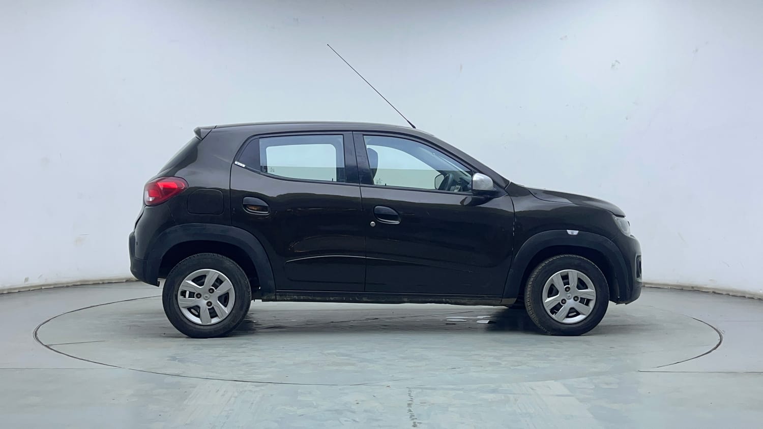 Used 2018 Renault Kwid 1.0 RXT Petrol Manual exterior RIGHT SIDE VIEW
