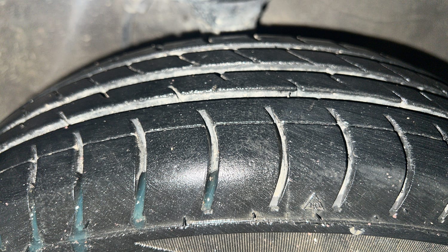 Used 2013 Maruti Suzuki Alto 800 Lxi Petrol Manual tyres RIGHT FRONT TYRE TREAD VIEW
