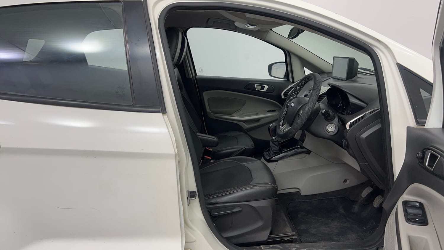 Used 2015 Ford EcoSport Trend 1.5 TDCi Diesel Manual interior RIGHT SIDE FRONT DOOR CABIN VIEW