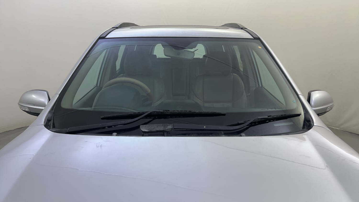 Used 2016 Mahindra XUV500 W10 AT Diesel Automatic exterior FRONT WINDSHIELD VIEW