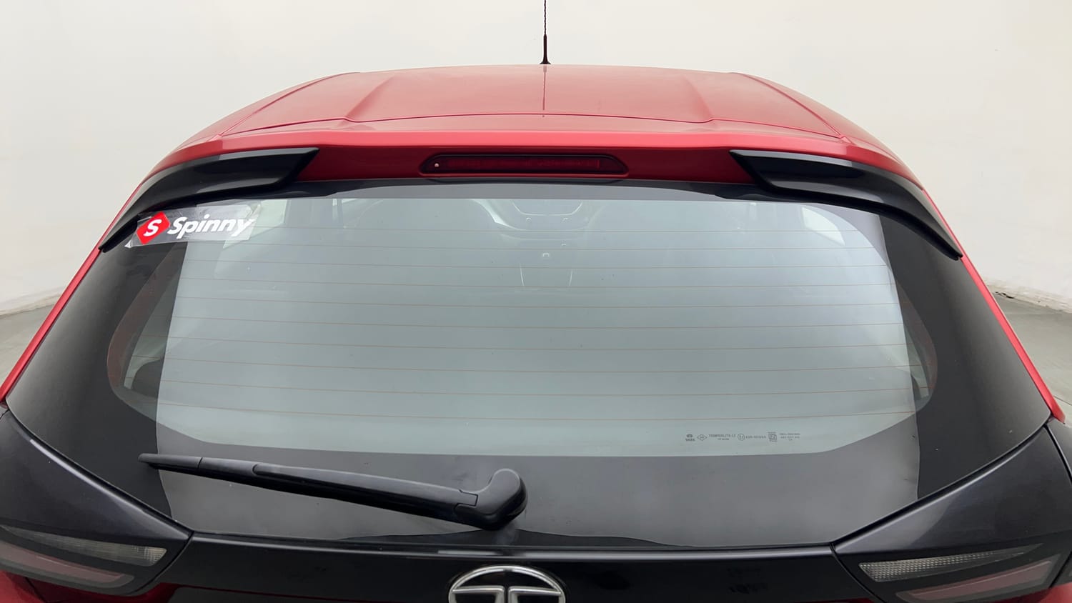 Used 2020 Tata Altroz XZ Petrol Petrol Manual exterior BACK WINDSHIELD VIEW