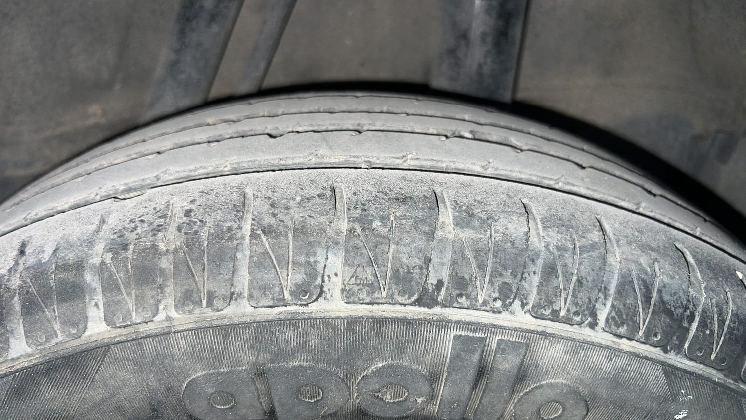Used 2015 Honda City SV CVT Petrol Automatic tyres LEFT REAR TYRE TREAD VIEW