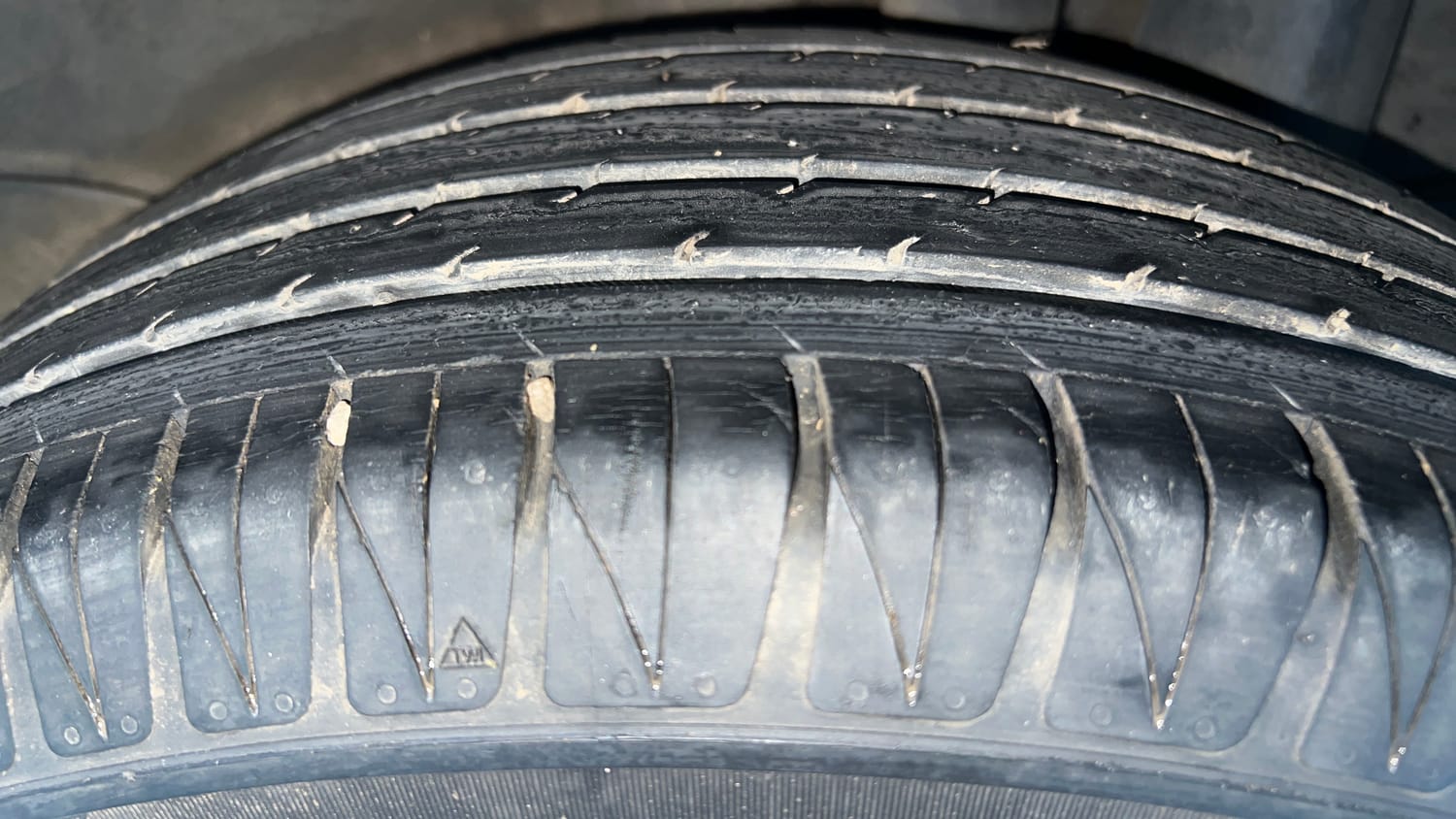 Used 2020 Kia Sonet GTX Plus 1.5 Diesel Manual tyres LEFT REAR TYRE TREAD VIEW