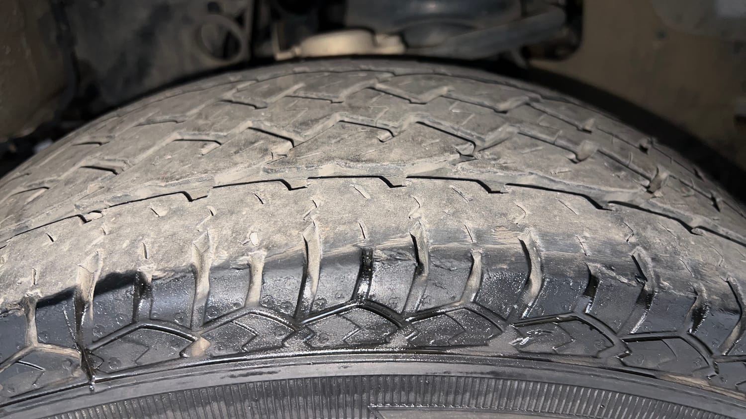 Used 2017 Tata Hexa XM 4x2 7 STR Diesel Manual tyres RIGHT FRONT TYRE TREAD VIEW
