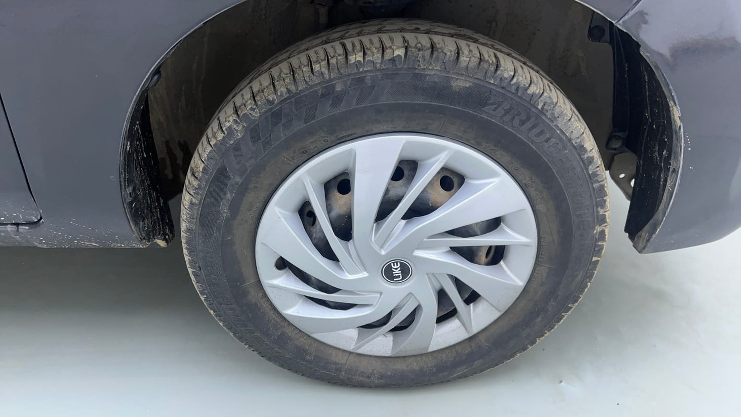 Used 2017 Maruti Suzuki Alto 800 LXi Petrol Manual tyres RIGHT FRONT TYRE RIM VIEW