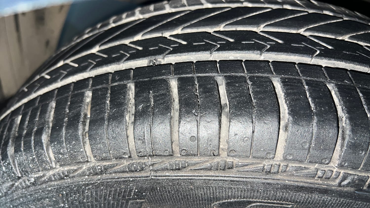 Used 2021 Hyundai Grand i10 Nios Magna 1.2 Kappa VTVT Petrol Manual tyres LEFT FRONT TYRE TREAD VIEW