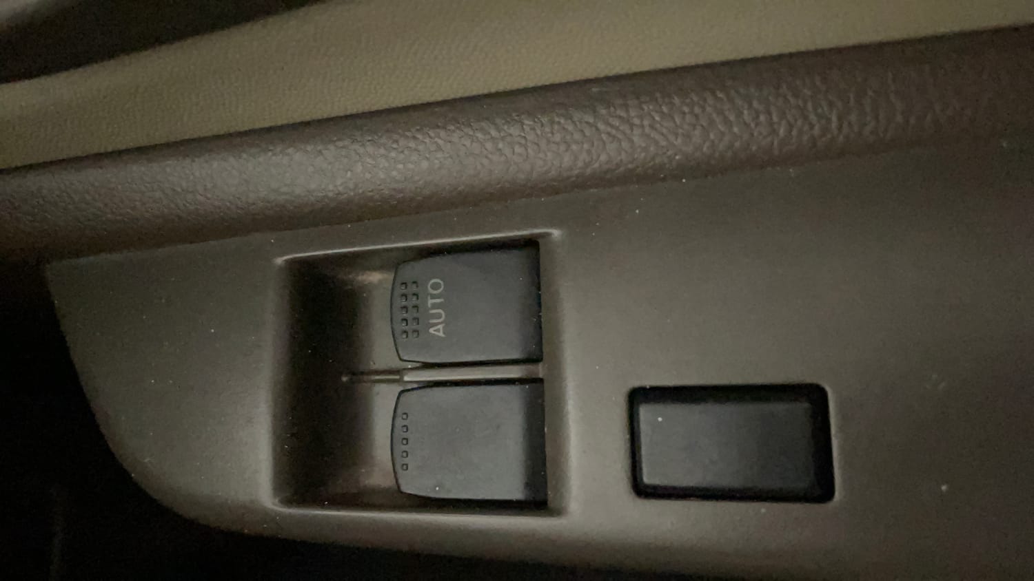 Used 2014 Maruti Suzuki Estilo LXi BS-IV Petrol Manual top_features Power windows