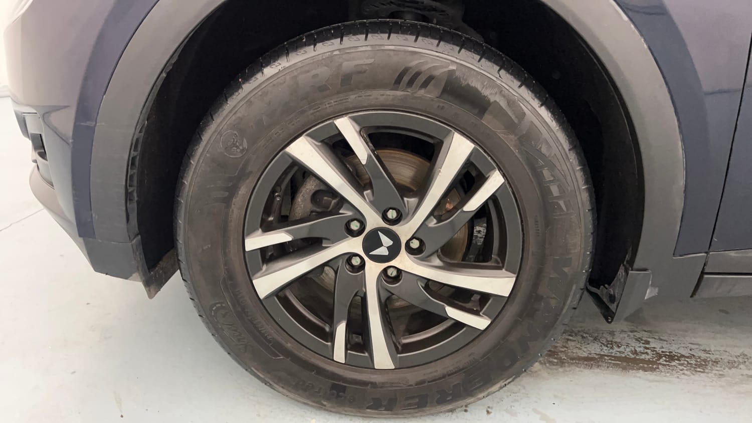 Used 2023 Mahindra XUV700 AX 3 Diesel MT 7 STR Diesel Manual tyres LEFT FRONT TYRE RIM VIEW