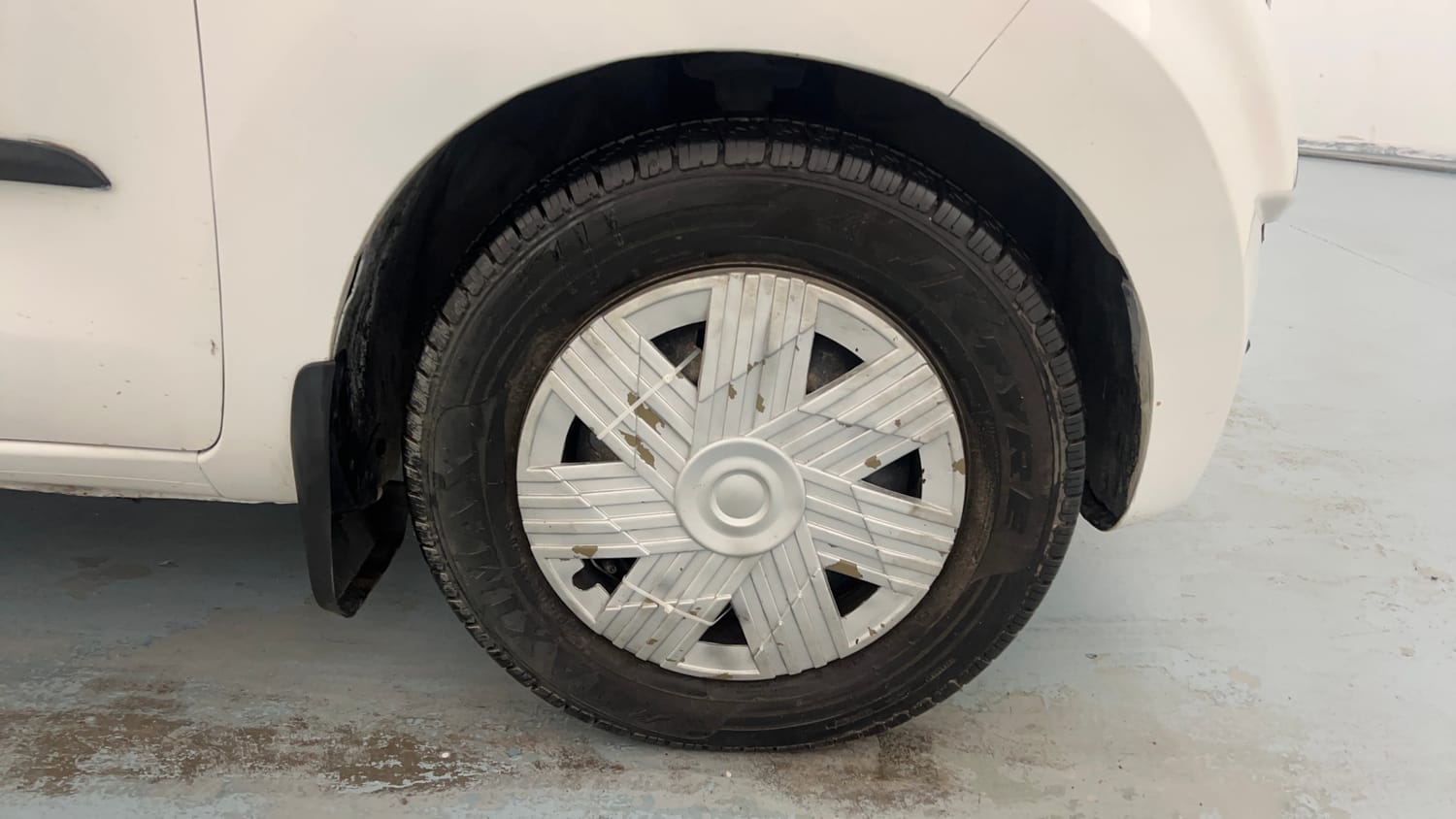 Used 2016 Datsun Redi-GO S Petrol Manual tyres RIGHT FRONT TYRE RIM VIEW