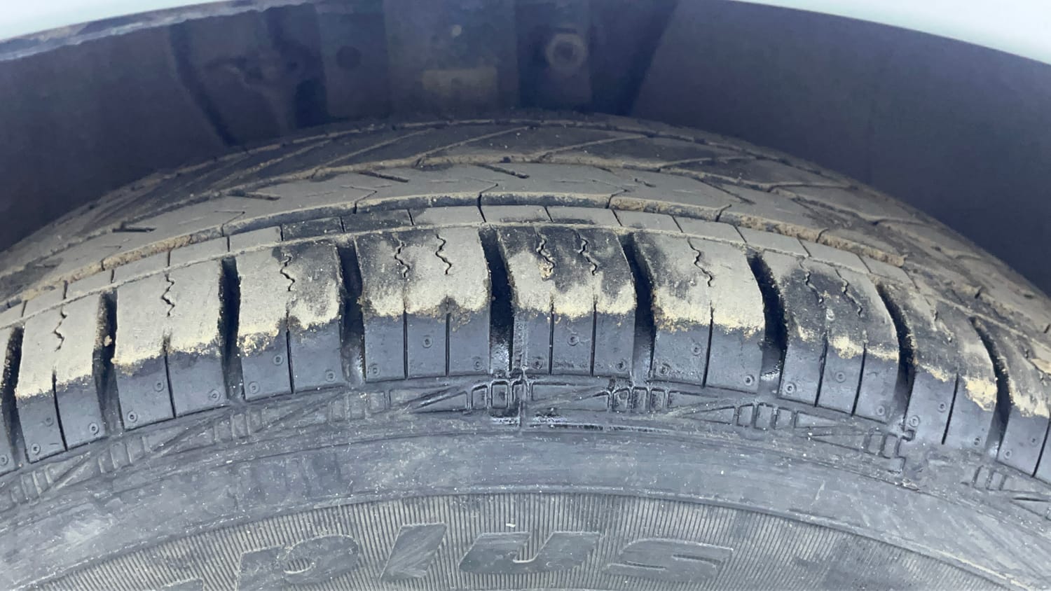 Used 2015 Volkswagen Polo Trendline 1.2L (P) Petrol Manual tyres RIGHT FRONT TYRE TREAD VIEW