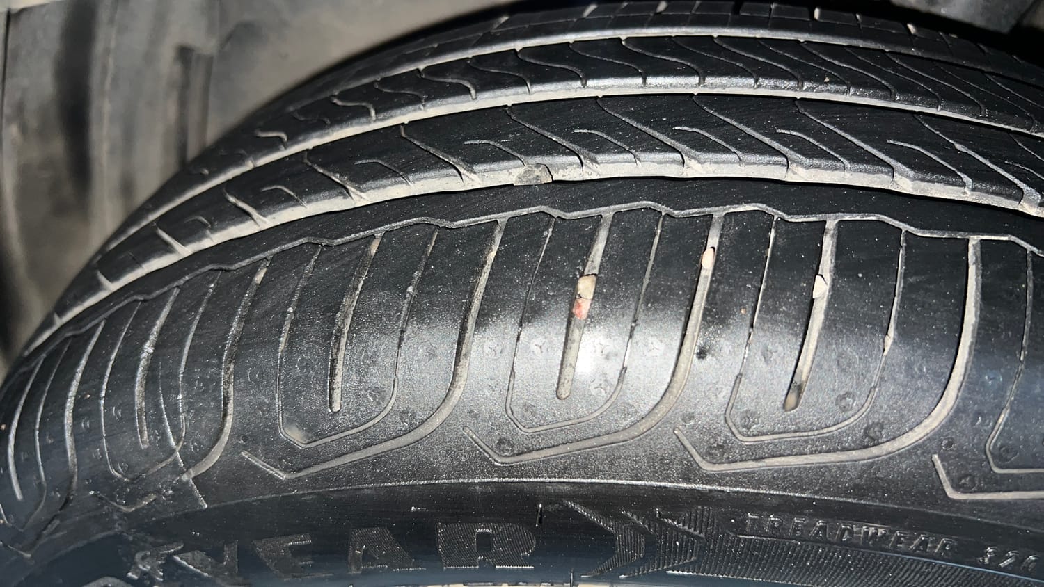 Used 2025 Honda Amaze VX 1.2 Petrol CVT Petrol Automatic tyres LEFT FRONT TYRE TREAD VIEW