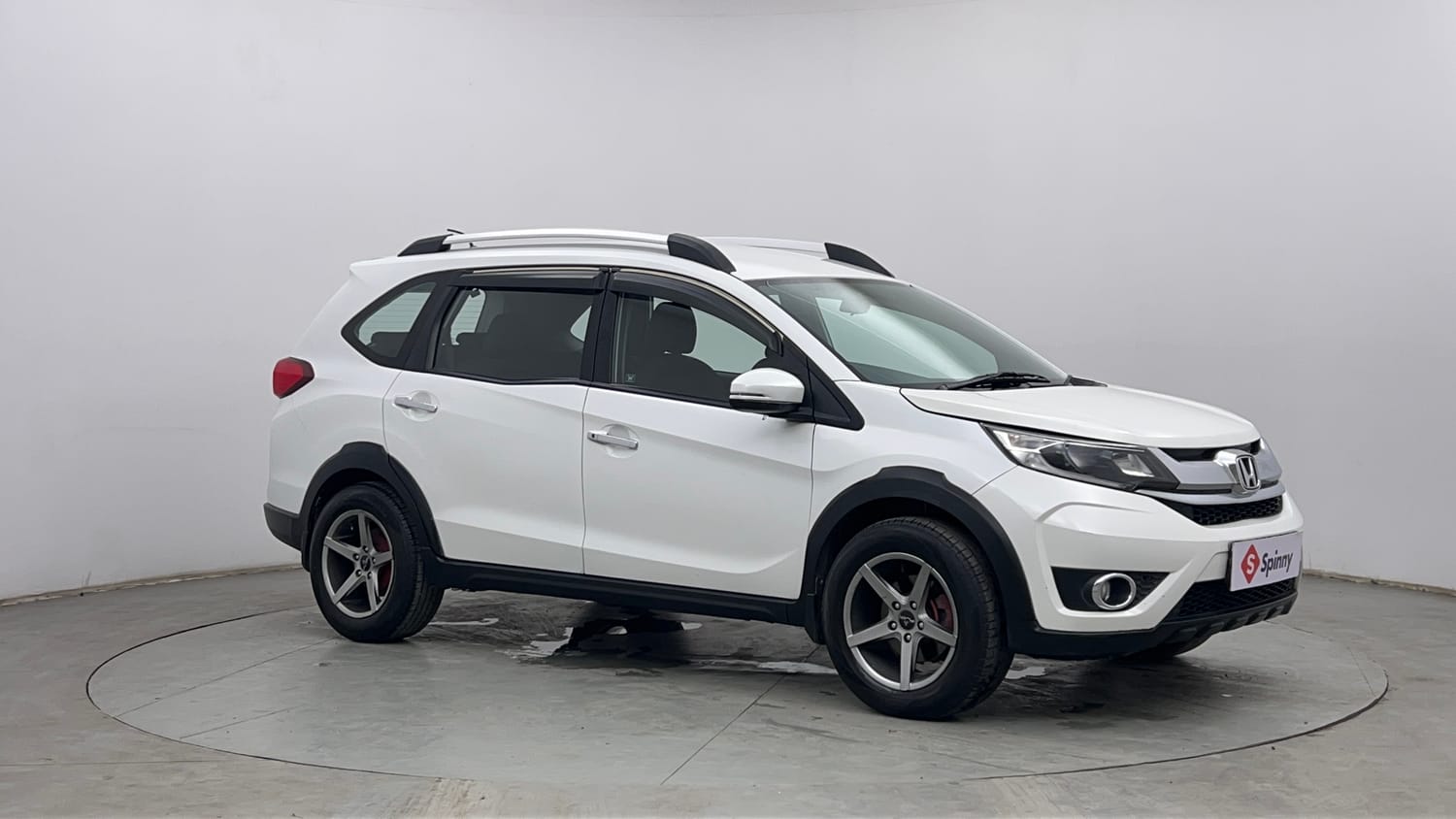 Used 2019 Honda BR-V V Petrol Petrol Manual exterior RIGHT FRONT CORNER VIEW