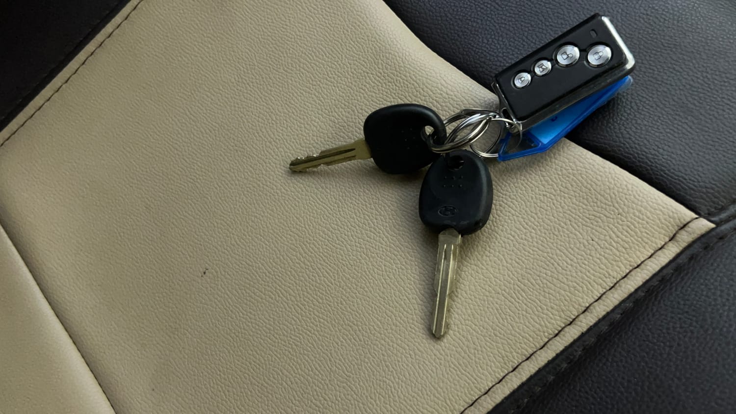 Used 2016 Hyundai Eon Era Petrol Manual extra CAR KEY VIEW