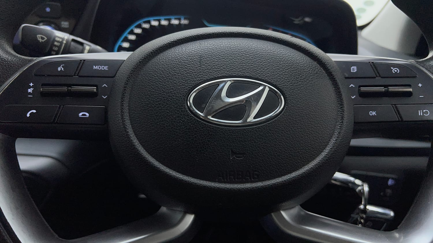 Used 2023 Hyundai i20 Sportz 1.2 IVT Petrol Automatic top_features Airbags