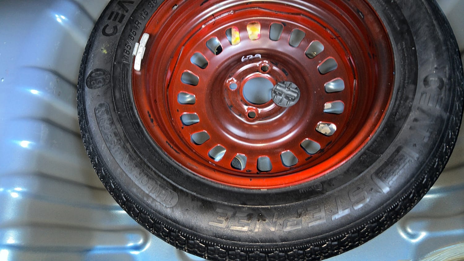 Used 2022 Renault Kiger RXT MT Petrol Manual tyres SPARE TYRE VIEW
