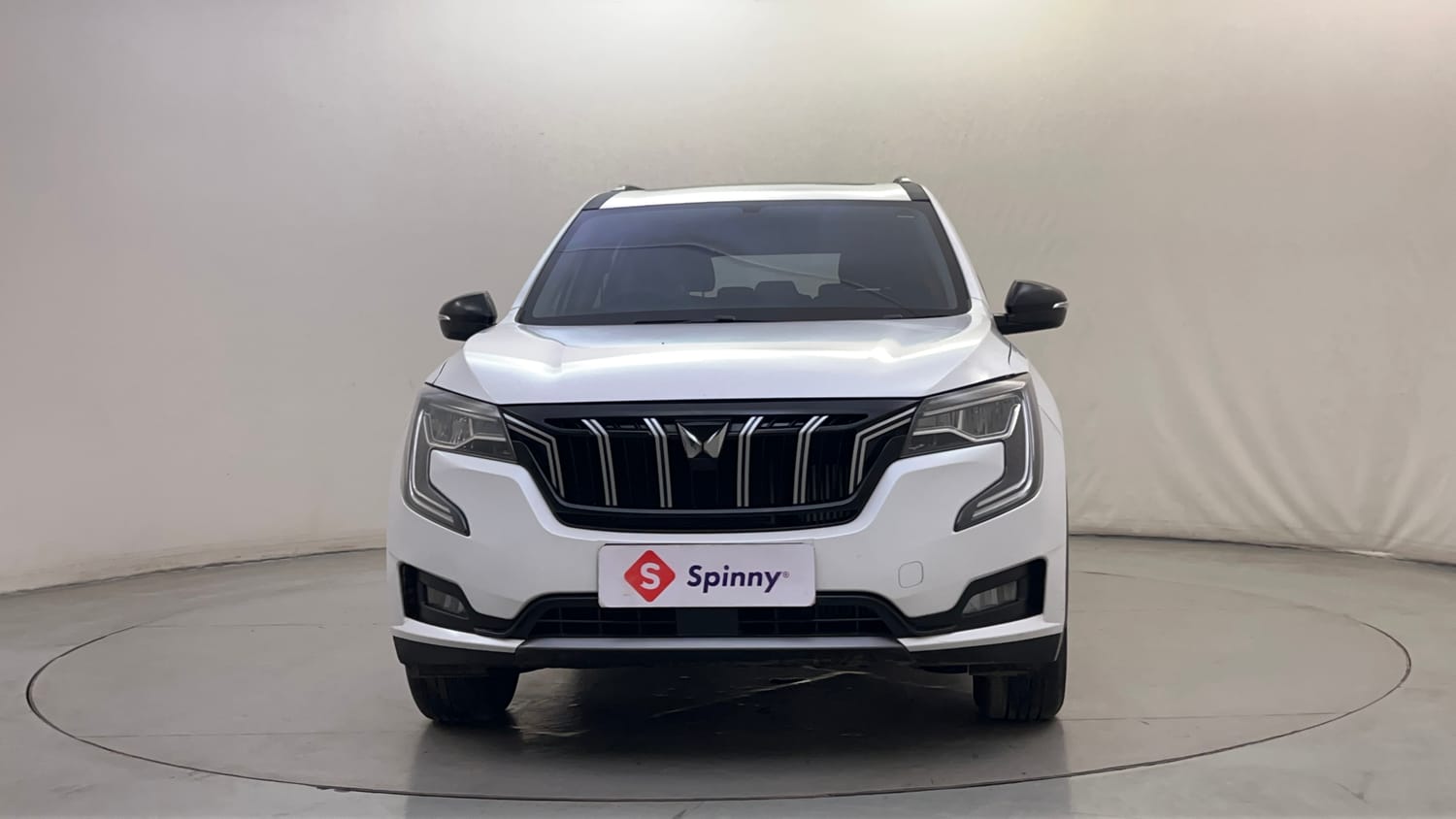 Used 2025 Mahindra XUV700 AX5 Diesel AT 7 STR Diesel Automatic exterior FRONT VIEW