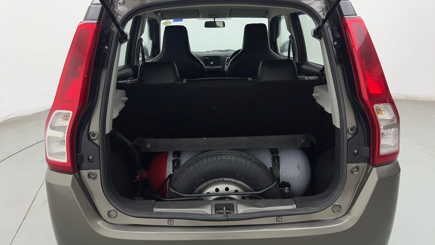Used 2020 Maruti Suzuki Wagon R LXi 1.0 CNG Cng Manual interior DICKY INSIDE VIEW