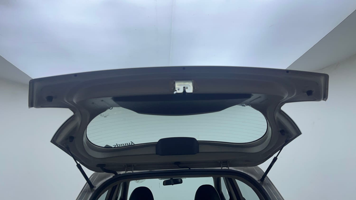 Used 2019 Hyundai Santro Asta Petrol Manual interior DICKY DOOR OPEN VIEW