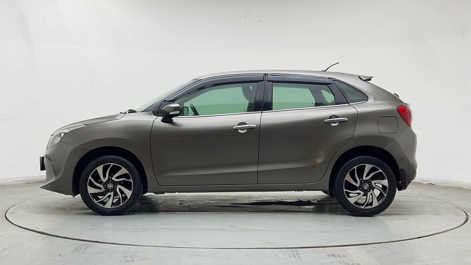 Used 2019 Toyota Glanza V Petrol Manual exterior LEFT SIDE VIEW