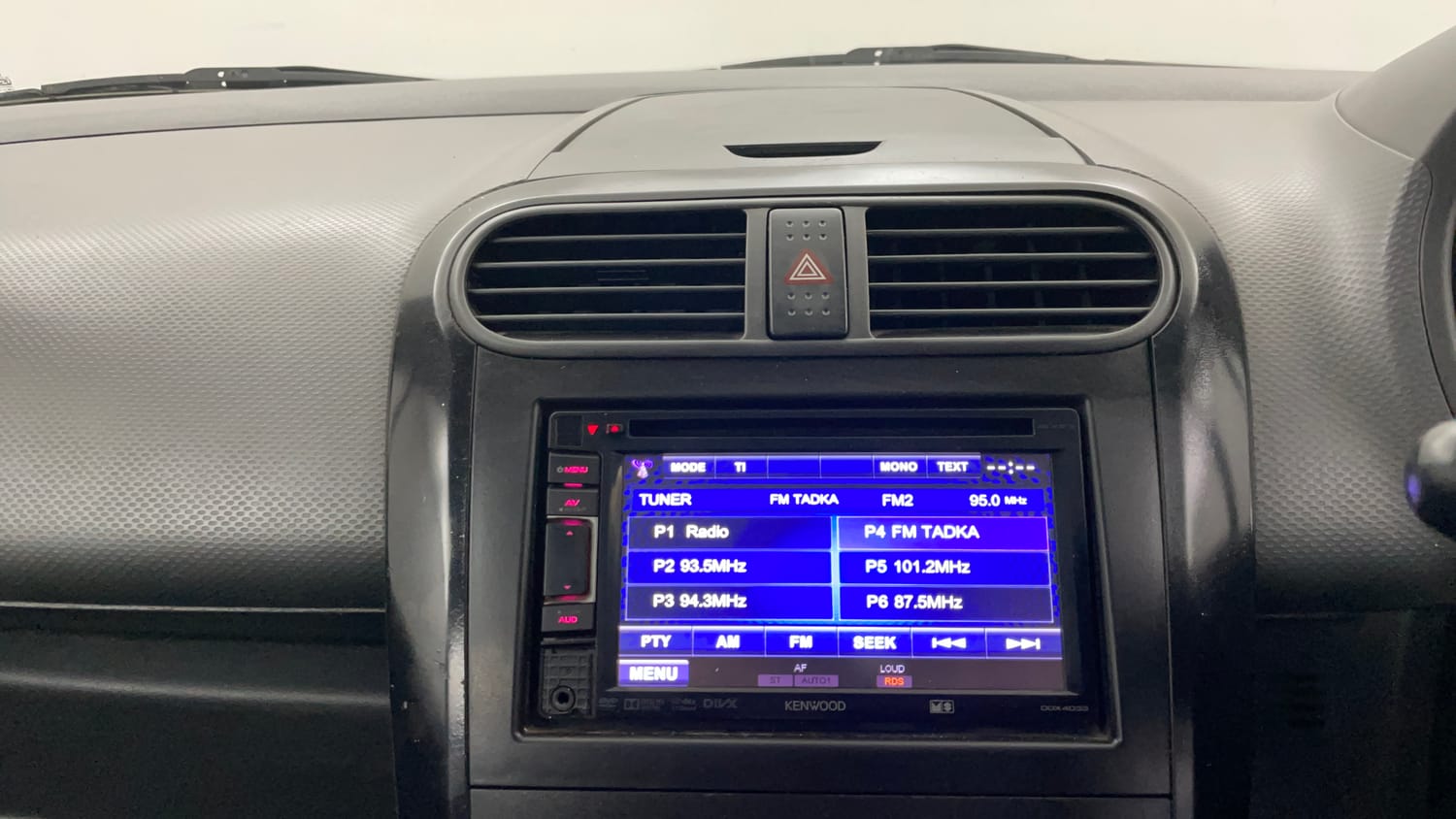 Used 2014 Maruti Suzuki Ritz Lxi BS-IV Petrol Manual interior MUSIC SYSTEM & AC CONTROL VIEW