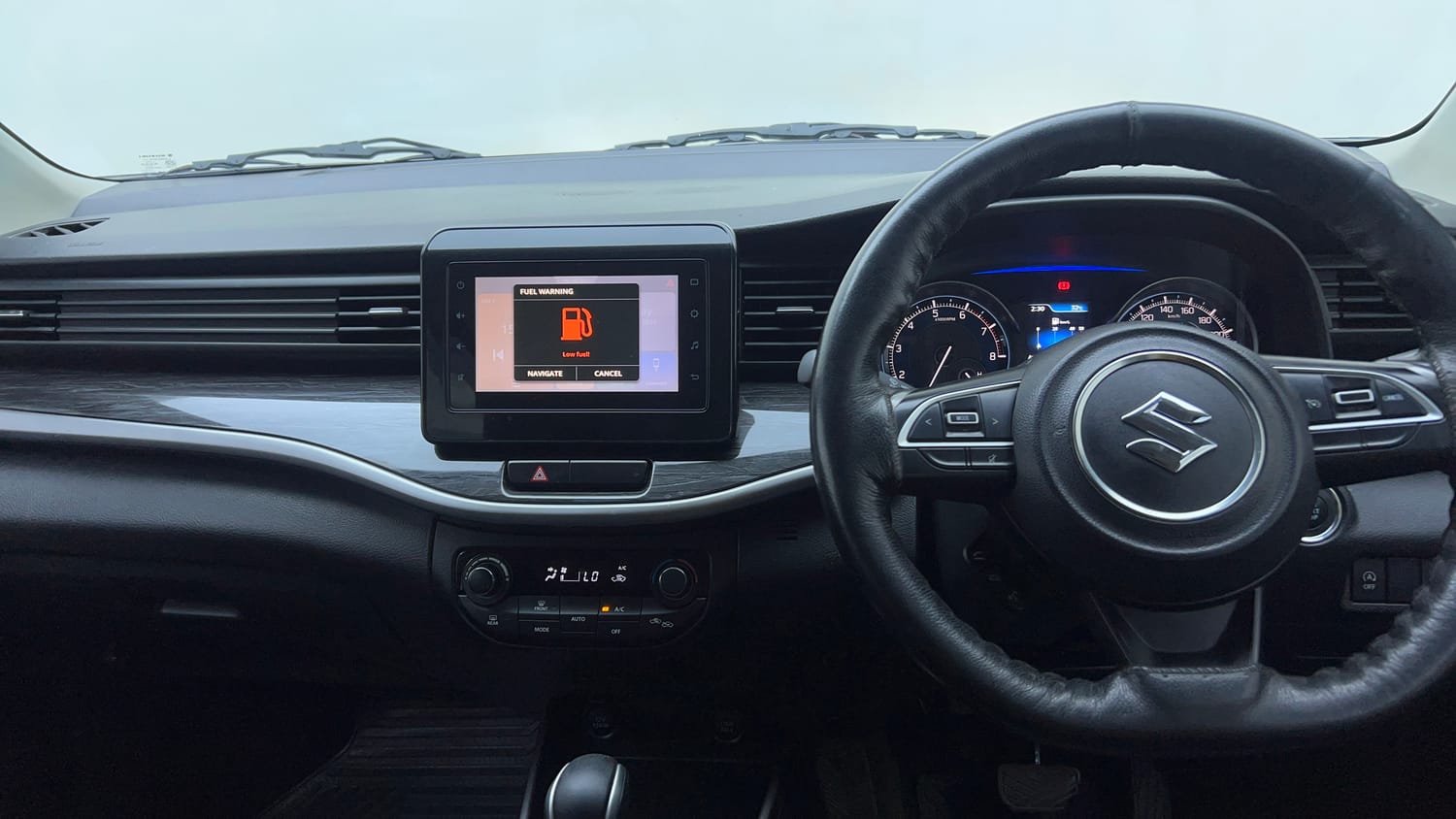 Used 2021 Maruti Suzuki XL6 Alpha AT Petrol Petrol Automatic top_features Touch screen infotainment system