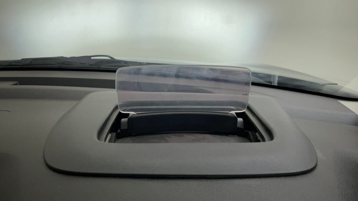 Used 2022 Maruti Suzuki Baleno Alpha AGS Petrol Automatic top_features Heads up display (HUD)