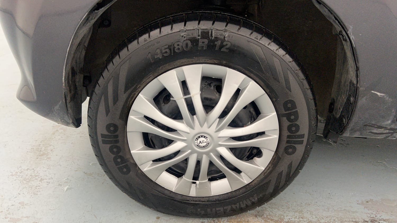 Used 2013 Maruti Suzuki Alto 800 Lxi Petrol Manual tyres LEFT FRONT TYRE RIM VIEW