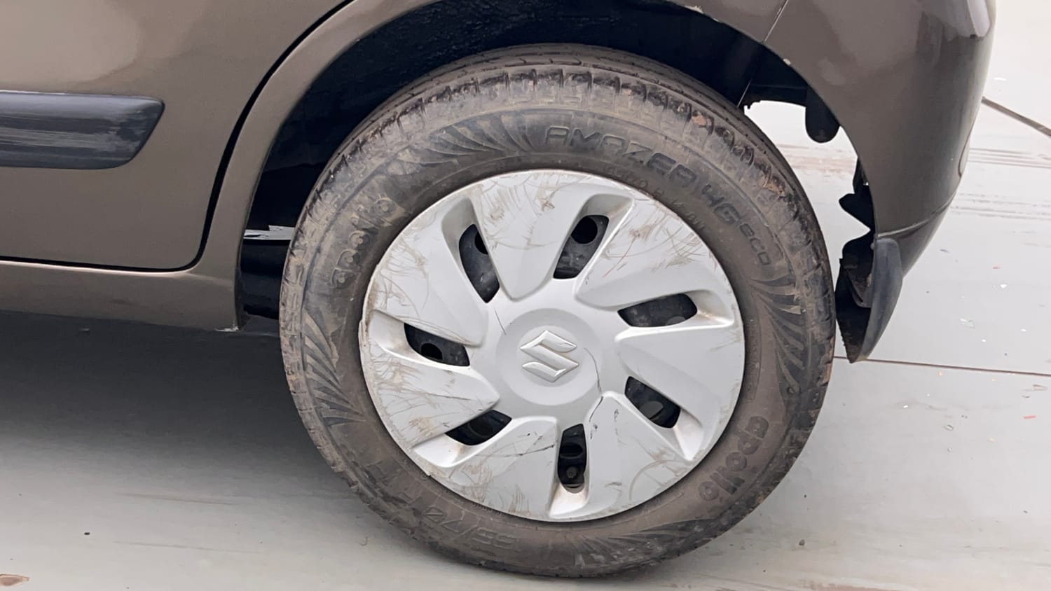 Used 2017 Maruti Suzuki Wagon R VXI Petrol Manual tyres LEFT REAR TYRE RIM VIEW