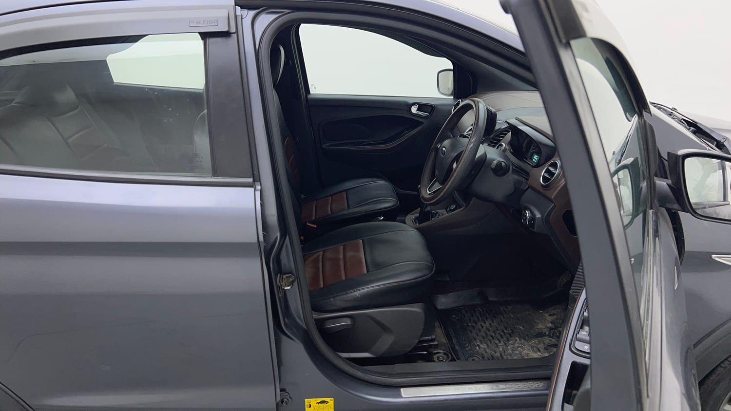 Used 2018 Ford Freestyle Titanium Plus 1.2 Ti-VCT Petrol Manual interior RIGHT SIDE FRONT DOOR CABIN VIEW
