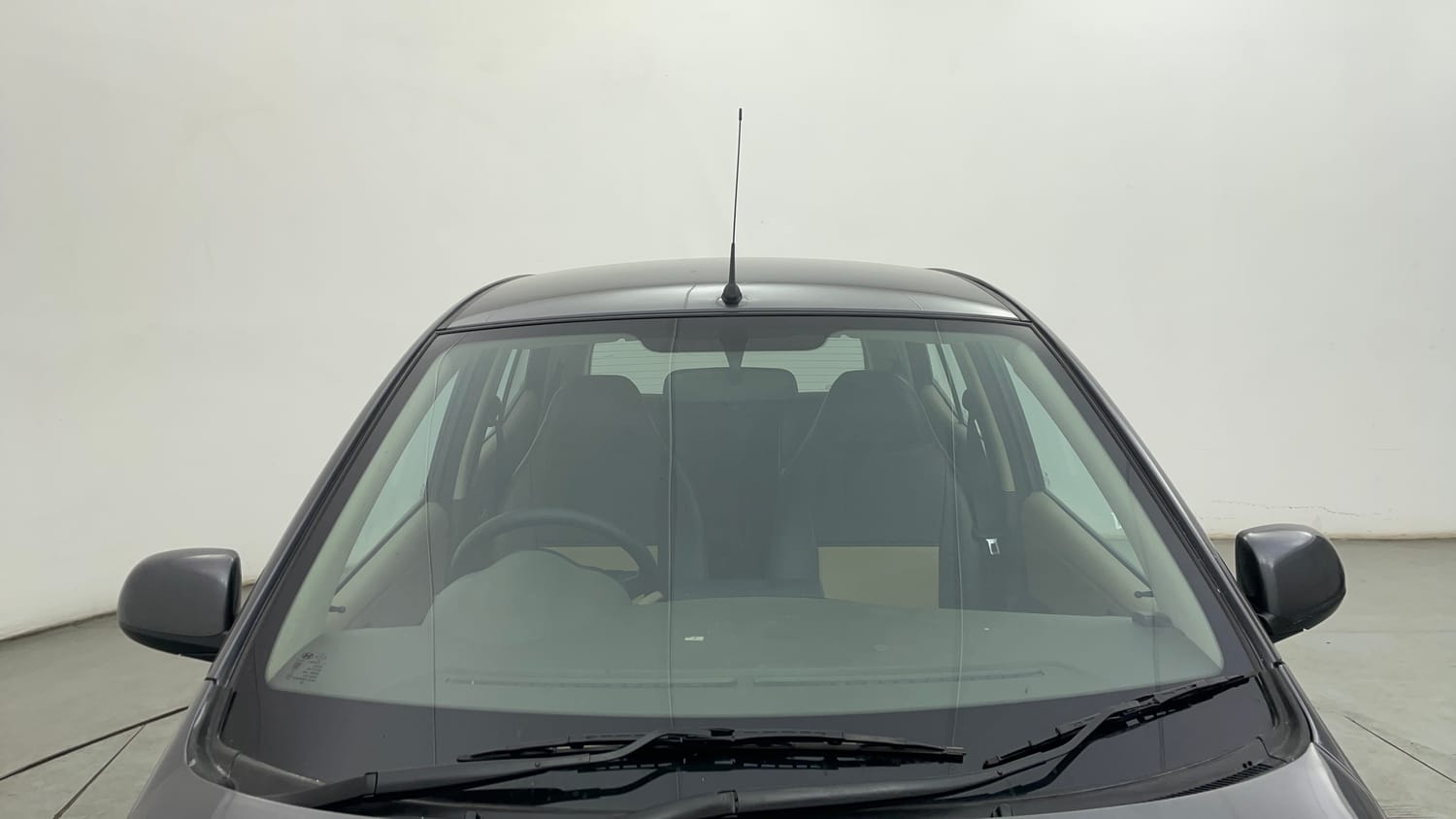 Used 2014 Hyundai i10 Sportz 1.1 iRDE2 Petrol Manual exterior FRONT WINDSHIELD VIEW