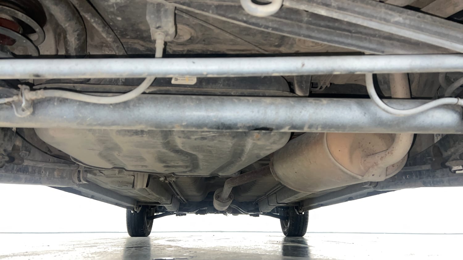 Used 2015 Maruti Suzuki Wagon R VXI Petrol Manual extra REAR UNDERBODY VIEW (TAKEN FROM REAR)