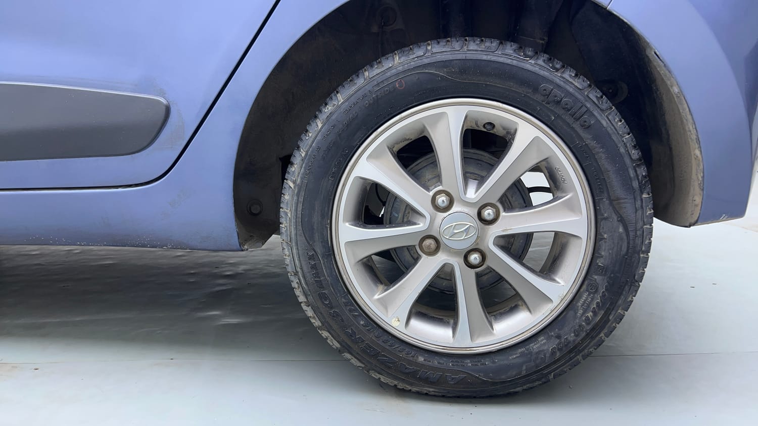 Used 2017 Hyundai Grand i10 Asta AT 1.2 Kappa VTVT (O) Petrol Automatic tyres LEFT REAR TYRE RIM VIEW