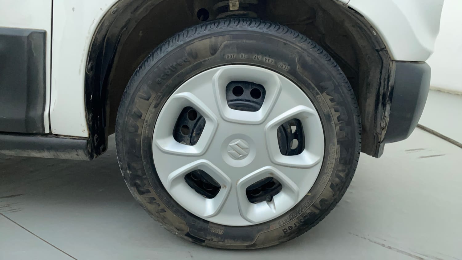 Used 2021 Maruti Suzuki S-Presso VXi AMT Petrol Automatic tyres RIGHT FRONT TYRE RIM VIEW