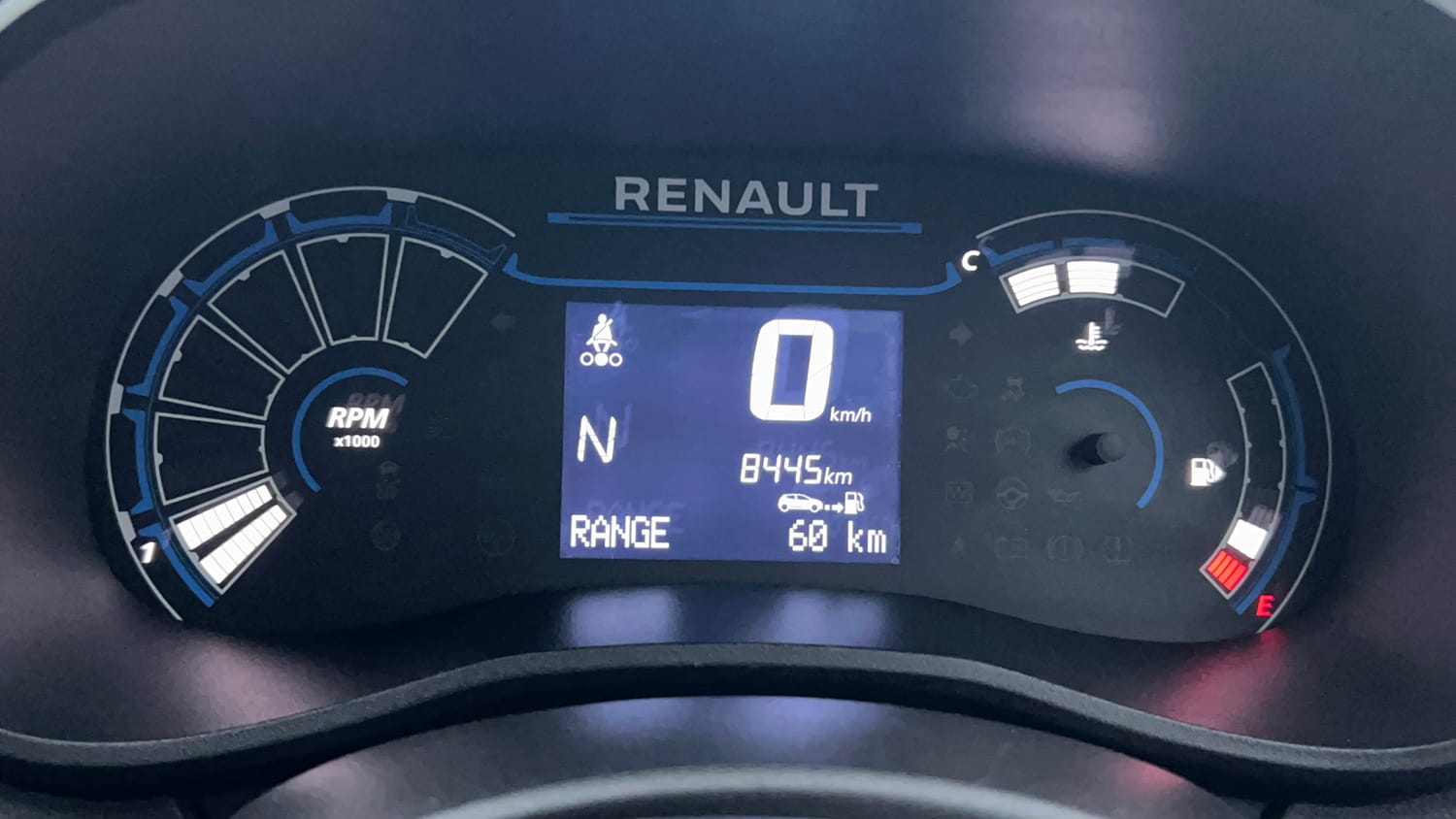 Used 2024 Renault Kwid RXT 1.0L AMT Petrol Automatic interior CLUSTERMETER VIEW