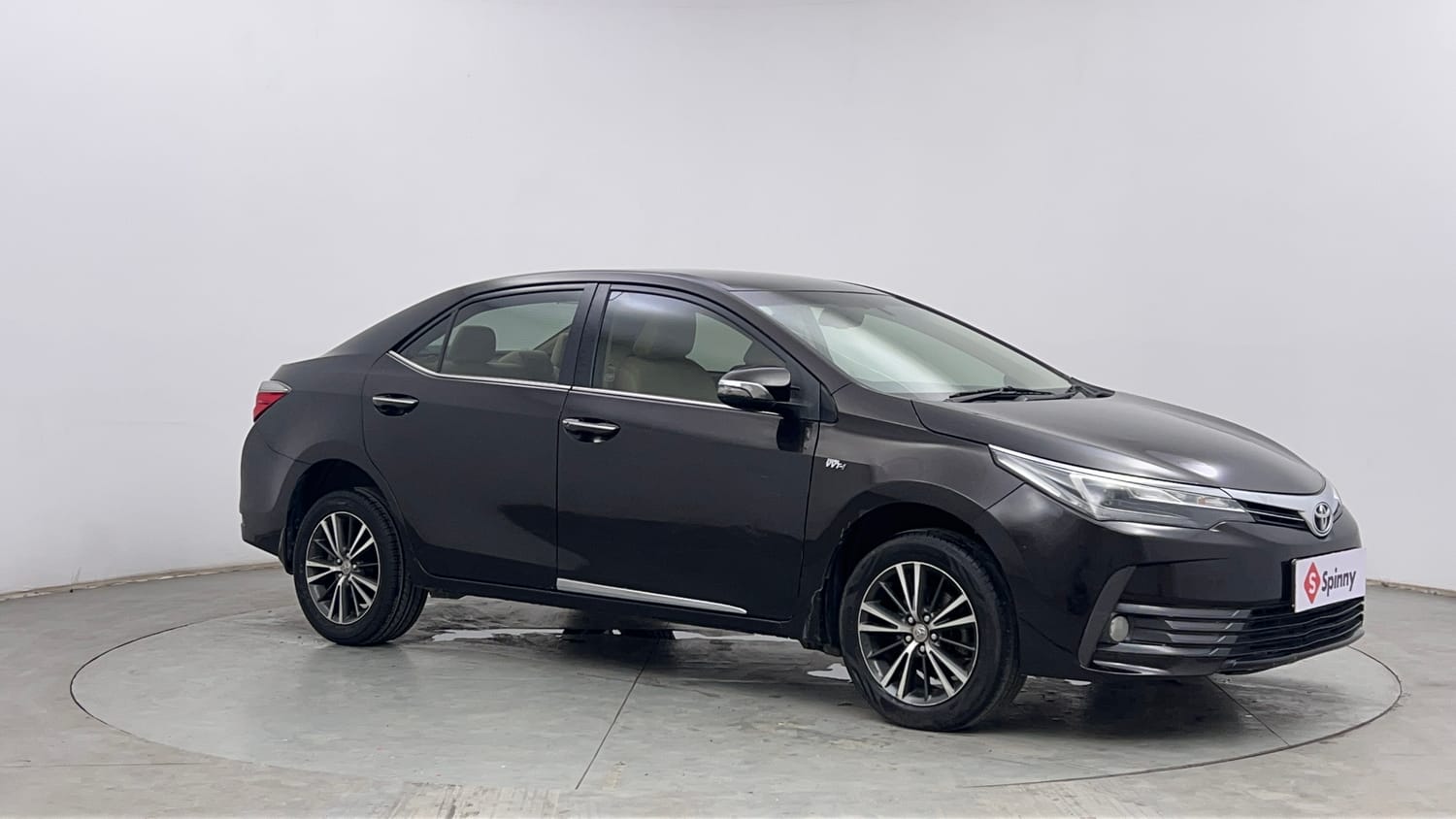 Used 2017 Toyota Corolla Altis VL CVT Petrol Petrol Automatic exterior RIGHT FRONT CORNER VIEW