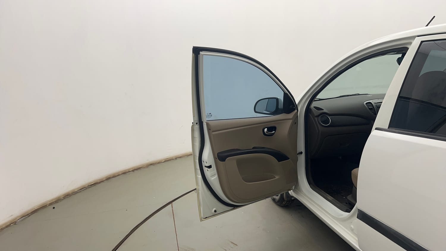 Used 2013 Hyundai i10 Magna 1.1 iRDE2 Petrol Manual interior LEFT FRONT DOOR OPEN VIEW