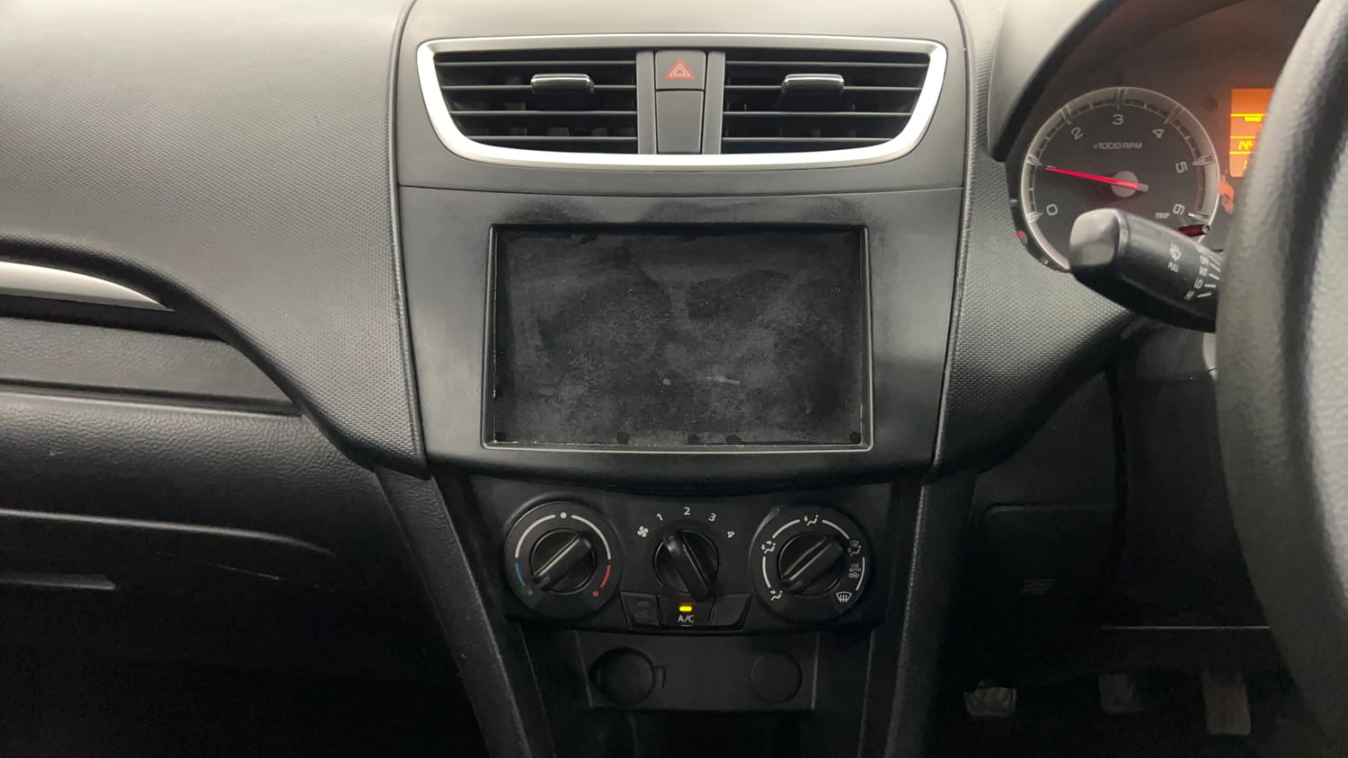 Used 2012 Maruti Suzuki Swift VDi Diesel Manual interior MUSIC SYSTEM & AC CONTROL VIEW