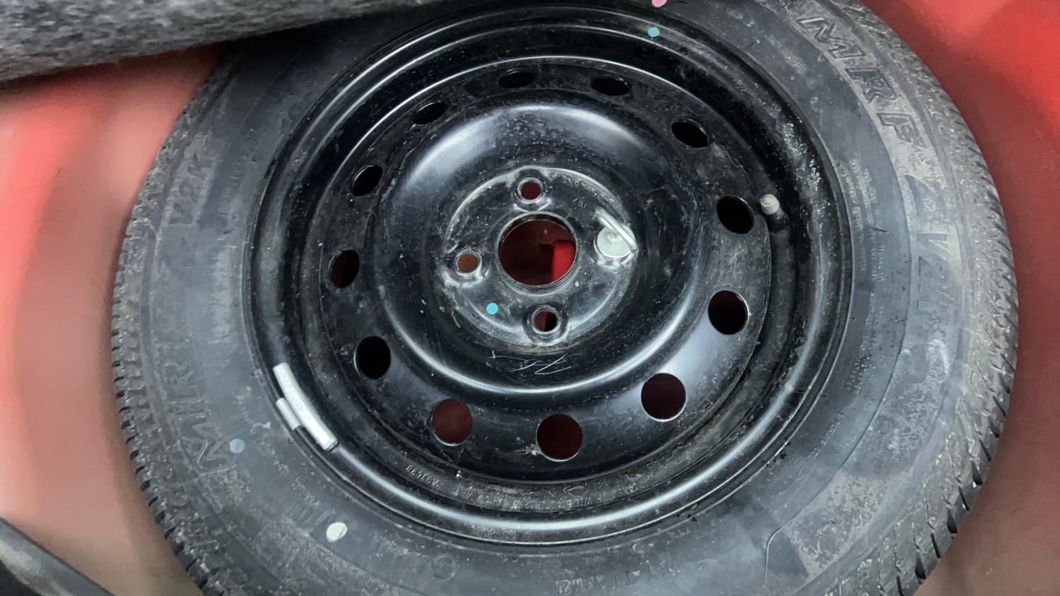 Used 2015 Maruti Suzuki Swift VXi Petrol Manual tyres SPARE TYRE VIEW