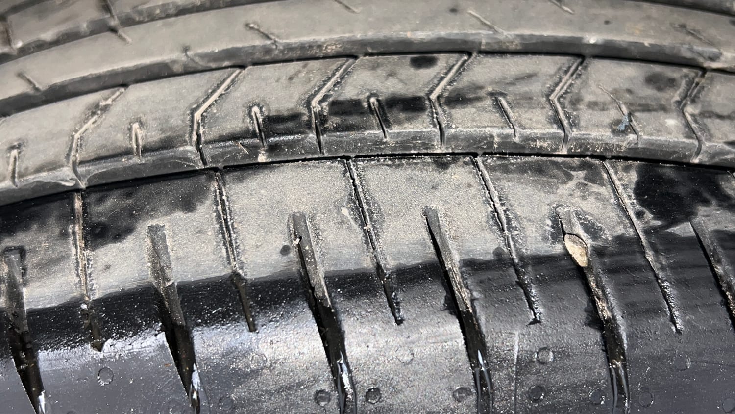 Used 2017 Toyota Corolla Altis VL CVT Petrol Petrol Automatic tyres RIGHT FRONT TYRE TREAD VIEW