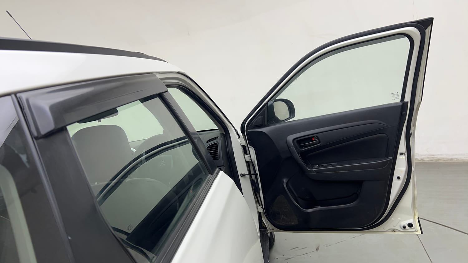 Used 2018 maruti-suzuki Vitara Brezza VDi AGS Diesel Automatic interior RIGHT FRONT DOOR OPEN VIEW