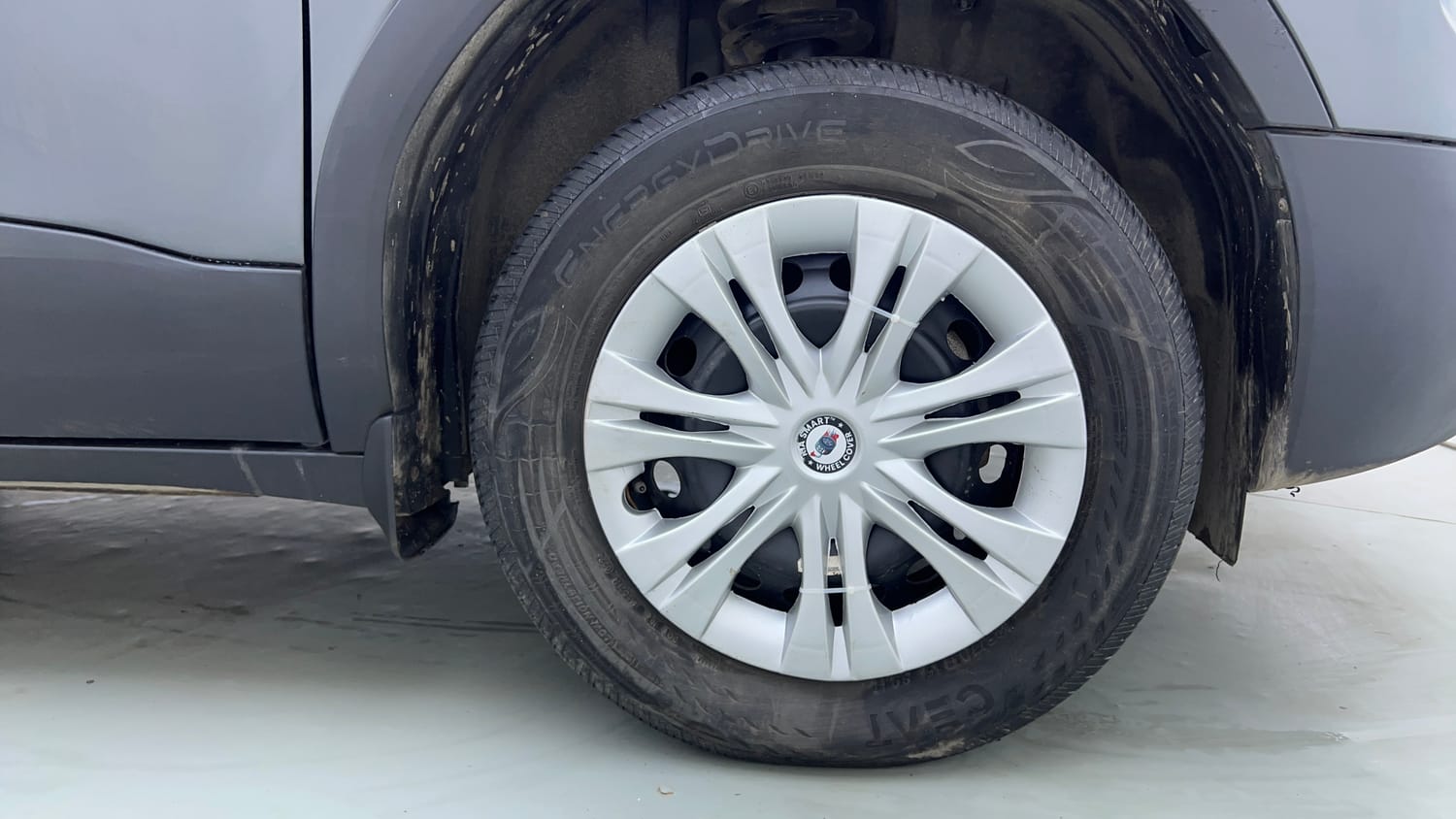 Used 2024 Tata Punch Pure CNG Cng Manual tyres RIGHT FRONT TYRE RIM VIEW