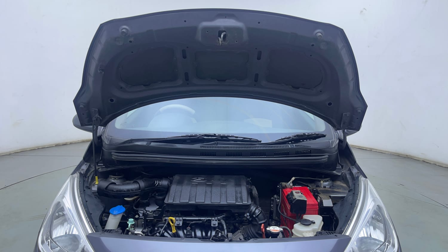 Used 2018 Hyundai Grand i10 Magna AT 1.2 Kappa VTVT Petrol Automatic engine ENGINE & BONNET OPEN FRONT VIEW