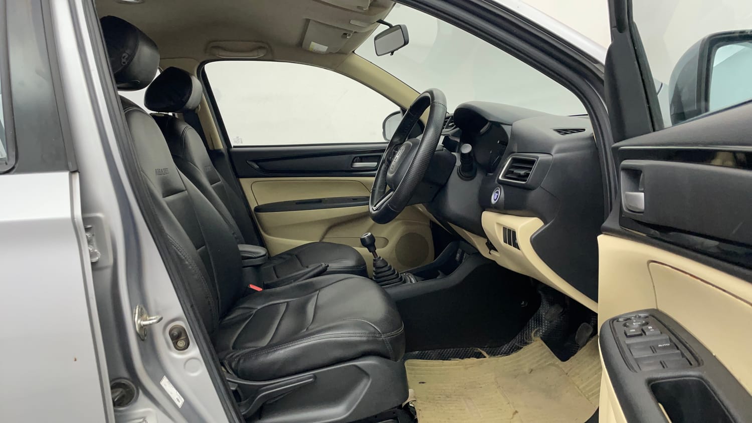 Used 2018 Honda Amaze 1.2 VX MT Petrol Petrol Manual interior RIGHT SIDE FRONT DOOR CABIN VIEW