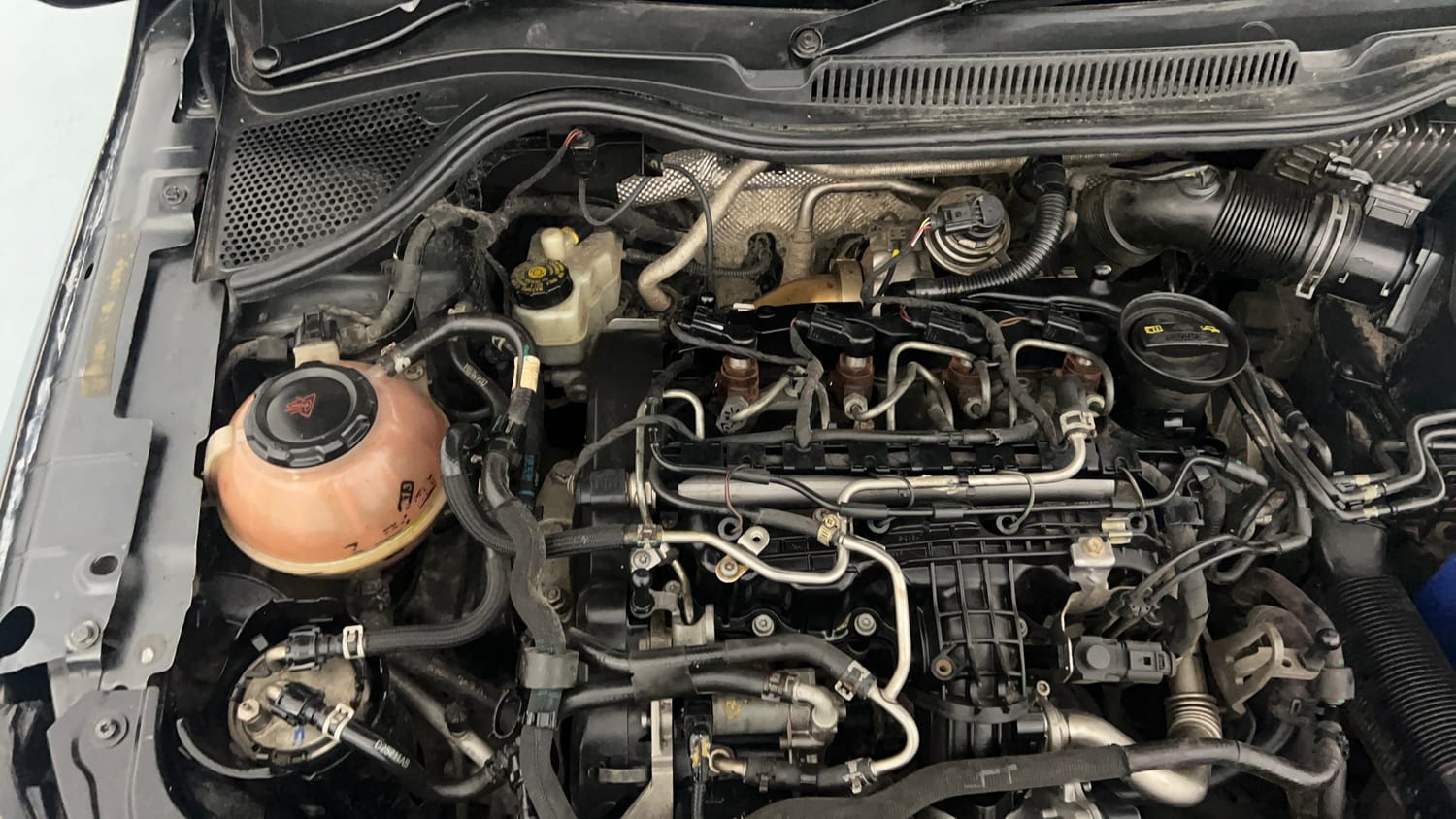Used 2017 Skoda Rapid Ambition 1.5 TDI Diesel Manual engine ENGINE RIGHT SIDE VIEW
