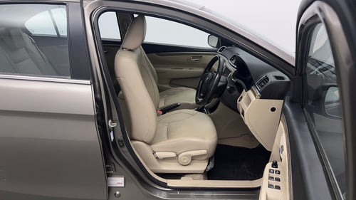 Used 2019 Maruti Suzuki Ciaz Alpha Hybrid 1.5 Petrol Manual interior RIGHT SIDE FRONT DOOR CABIN VIEW
