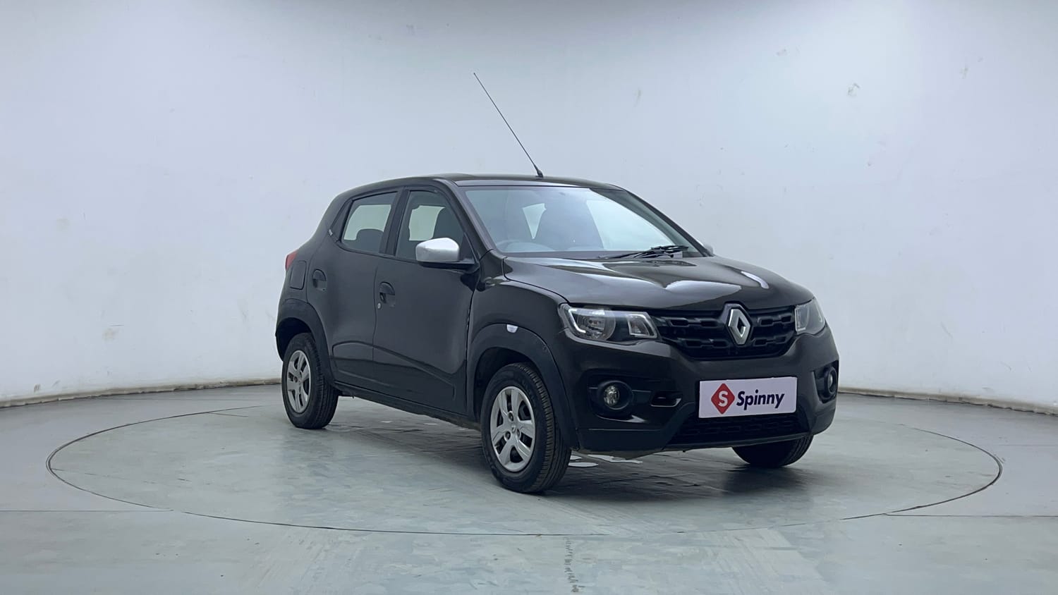 Used 2018 Renault Kwid 1.0 RXT Petrol Manual exterior RIGHT FRONT CORNER VIEW